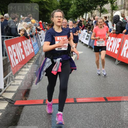 14.06.2026 - REWE Women's Run Strokosch-Dieckow http://msf.ph/oto/9769407 14.06.2026 09:53:50 Ziel 10062, 10097, 10103, 10478, 10632, 10871, 10896, 10914, 11014, 11051, 11468 meine-sportfotos.de
