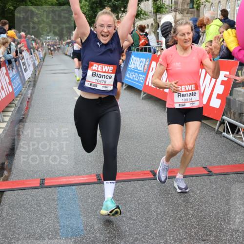 14.06.2026 - REWE Women's Run Strokosch-Dieckow http://msf.ph/oto/9769462 14.06.2026 09:53:51 Ziel 10062, 10097, 10103, 10478, 10632, 10871, 10896, 10914, 11014, 11051, 11468 meine-sportfotos.de