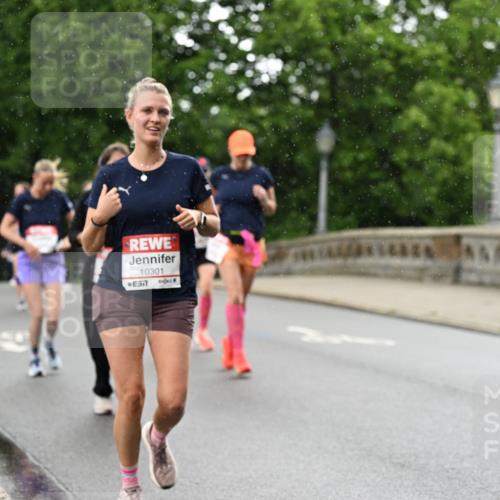 14.06.2026 - REWE Women's Run Dr. Thomas Lammeyer http://msf.ph/oto/9769483 14.06.2026 09:46:34 Laufen 10301, 57, 10032, 677 meine-sportfotos.de