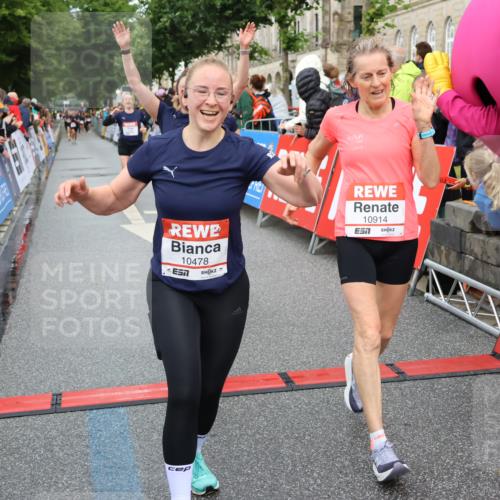 14.06.2026 - REWE Women's Run Strokosch-Dieckow http://msf.ph/oto/9769511 14.06.2026 09:53:51 Ziel 10062, 10097, 10103, 10478, 10632, 10871, 10896, 10914, 11014, 11051, 11468 meine-sportfotos.de