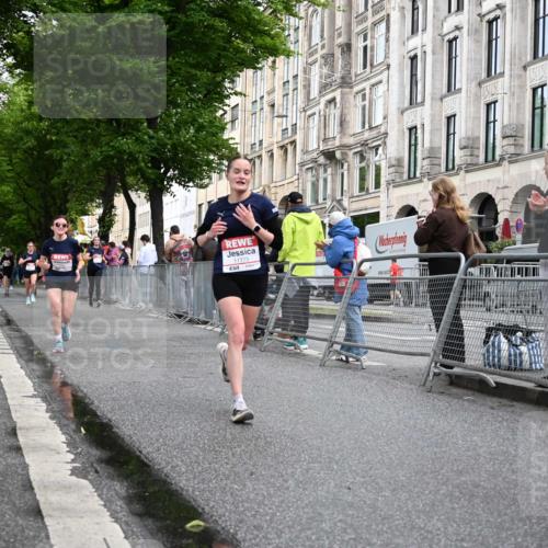 14.06.2026 - REWE Women's Run J. Mangold http://msf.ph/oto/9769556 14.06.2026 09:52:53 Ziel 10693, 10943, 11173, 11416, 11510 meine-sportfotos.de