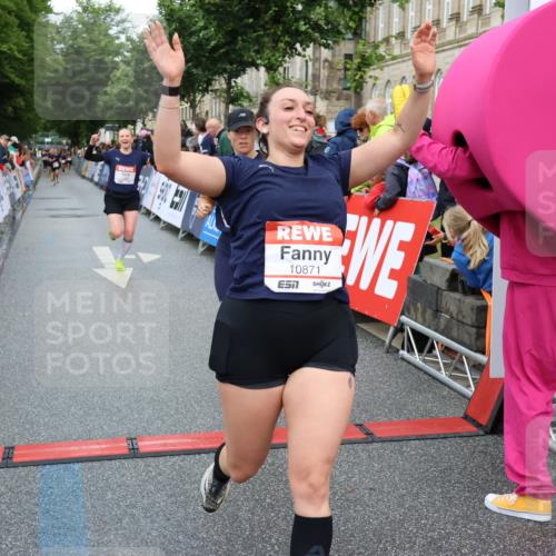 14.06.2026 - REWE Women's Run Strokosch-Dieckow http://msf.ph/oto/9769563 14.06.2026 09:53:52 Ziel 10062, 10097, 10103, 10478, 10632, 10871, 10896, 10914, 11014, 11051, 11468 meine-sportfotos.de