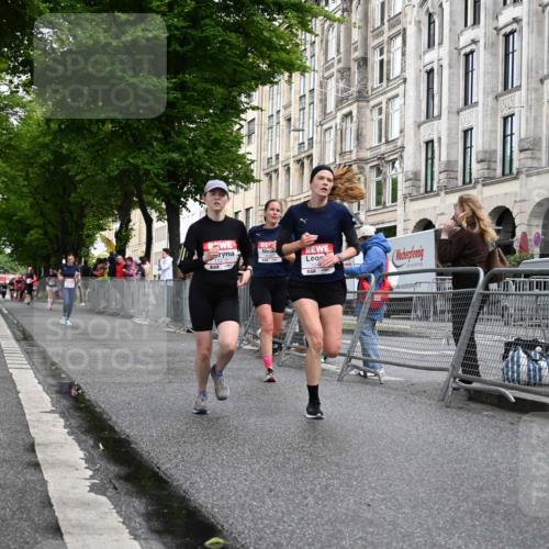 14.06.2026 - REWE Women's Run J. Mangold http://msf.ph/oto/9769600 14.06.2026 09:53:02 Ziel 10107, 10424, 10768, 11212, 11272 meine-sportfotos.de