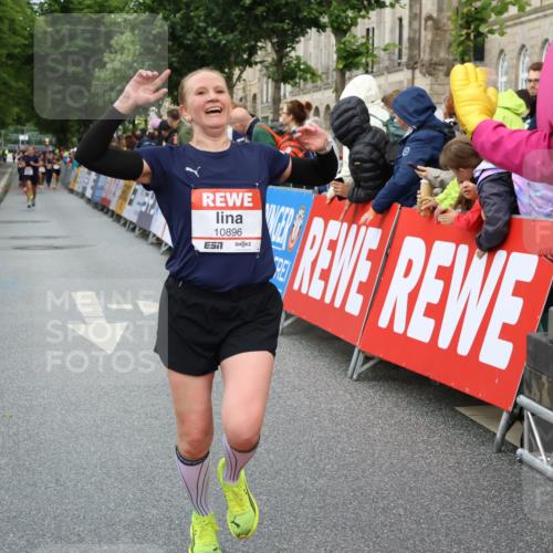 14.06.2026 - REWE Women's Run Strokosch-Dieckow http://msf.ph/oto/9769608 14.06.2026 09:53:54 Ziel 10103, 10478, 10632, 10871, 10896, 10914, 11014, 11468 meine-sportfotos.de
