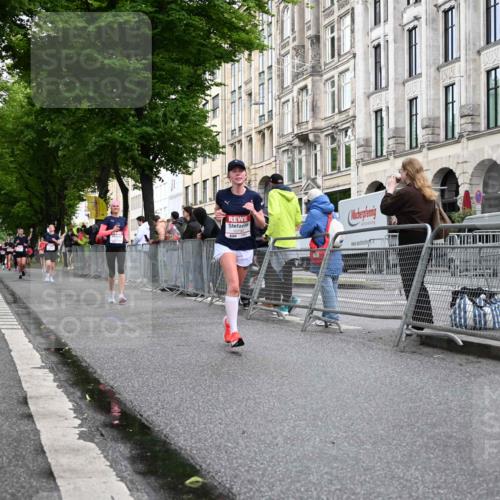 14.06.2026 - REWE Women's Run J. Mangold http://msf.ph/oto/9769618 14.06.2026 09:53:12 Ziel 10794, 10952, 11289 meine-sportfotos.de
