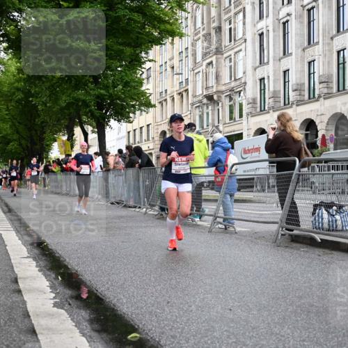 14.06.2026 - REWE Women's Run J. Mangold http://msf.ph/oto/9769620 14.06.2026 09:53:12 Ziel 10794, 10952, 11289 meine-sportfotos.de