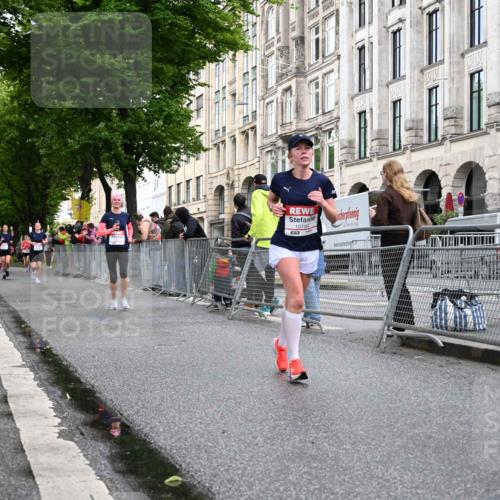 14.06.2026 - REWE Women's Run J. Mangold http://msf.ph/oto/9769627 14.06.2026 09:53:13 Ziel 10794, 10952, 11289 meine-sportfotos.de