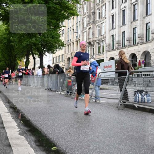 14.06.2026 - REWE Women's Run J. Mangold http://msf.ph/oto/9769636 14.06.2026 09:53:15 Ziel 10794, 10952, 11051 meine-sportfotos.de