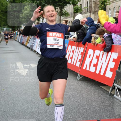 14.06.2026 - REWE Women's Run Strokosch-Dieckow http://msf.ph/oto/9769653 14.06.2026 09:53:54 Ziel 10103, 10478, 10632, 10871, 10896, 10914, 11014, 11468 meine-sportfotos.de