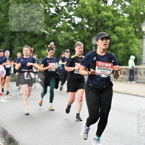 14.06.2026 - REWE Women's Run Dr. Thomas Lammeyer http://msf.ph/oto/9769679 14.06.2026 09:46:48 Laufen 10017, 10554, 7 meine-sportfotos.de
