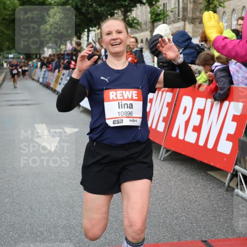 14.06.2026 - REWE Women's Run Strokosch-Dieckow http://msf.ph/oto/9769680 14.06.2026 09:53:54 Ziel 10103, 10478, 10632, 10871, 10896, 10914, 11014, 11468 meine-sportfotos.de