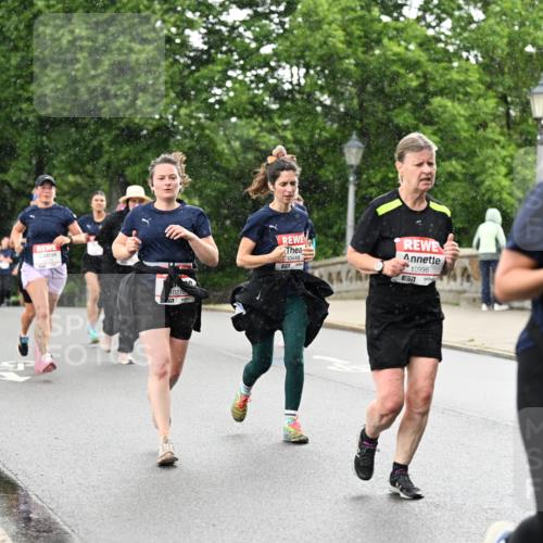 14.06.2026 - REWE Women's Run Dr. Thomas Lammeyer http://msf.ph/oto/9769691 14.06.2026 09:46:49 Laufen 10448, 44, 10996, 7 meine-sportfotos.de
