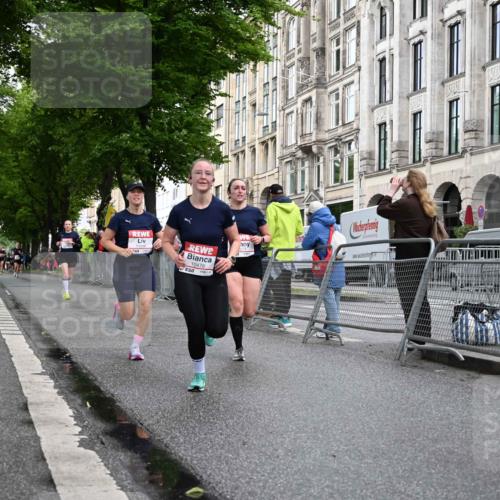 14.06.2026 - REWE Women's Run J. Mangold http://msf.ph/oto/9769694 14.06.2026 09:53:28 Ziel 10097, 10103, 10478, 10632, 10871, 10896, 10914, 11014, 11468 meine-sportfotos.de