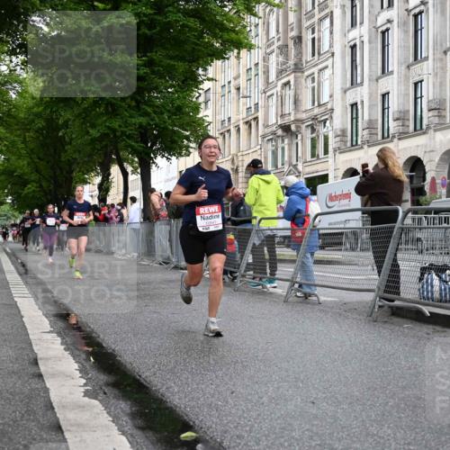 14.06.2026 - REWE Women's Run J. Mangold http://msf.ph/oto/9769726 14.06.2026 09:53:42 Ziel 10847, 11184, 11315 meine-sportfotos.de