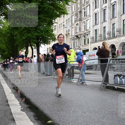14.06.2026 - REWE Women's Run J. Mangold http://msf.ph/oto/9769729 14.06.2026 09:53:42 Ziel 10847, 11184, 11315 meine-sportfotos.de