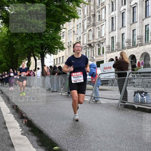 14.06.2026 - REWE Women's Run J. Mangold http://msf.ph/oto/9769731 14.06.2026 09:53:42 Ziel 10847, 11184, 11315 meine-sportfotos.de