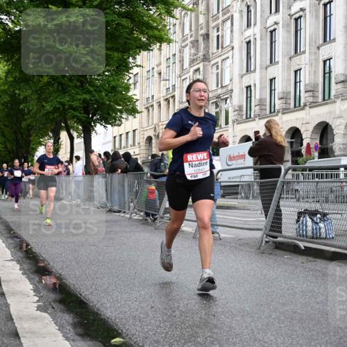 14.06.2026 - REWE Women's Run J. Mangold http://msf.ph/oto/9769734 14.06.2026 09:53:42 Ziel 10847, 11184, 11315 meine-sportfotos.de