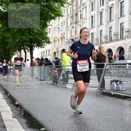 14.06.2026 - REWE Women's Run J. Mangold http://msf.ph/oto/9769737 14.06.2026 09:53:43 Ziel 10236, 10847, 11184, 11315 meine-sportfotos.de