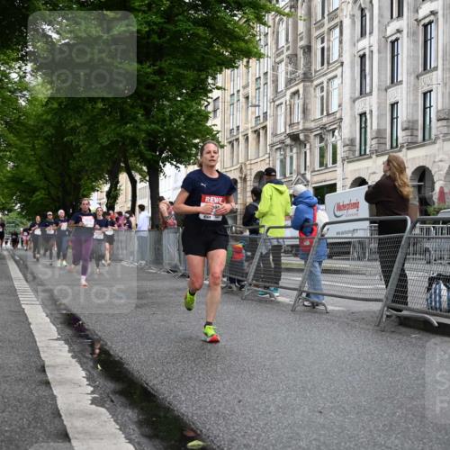 14.06.2026 - REWE Women's Run J. Mangold http://msf.ph/oto/9769741 14.06.2026 09:53:44 Ziel 10236, 10847, 11184, 11315, 11389 meine-sportfotos.de
