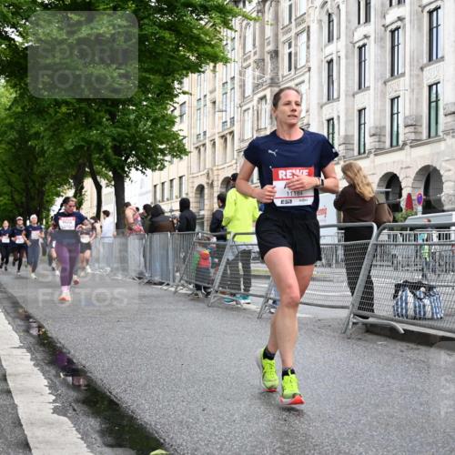 14.06.2026 - REWE Women's Run J. Mangold http://msf.ph/oto/9769751 14.06.2026 09:53:45 Ziel 10236, 10783, 10847, 11184, 11315, 11389, 11429 meine-sportfotos.de