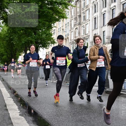 14.06.2026 - REWE Women's Run J. Mangold http://msf.ph/oto/9769800 14.06.2026 09:53:52 Ziel 10236, 10334, 10356, 10363, 10434, 10778, 10783, 11049, 11050, 11315, 11387, 11389, 11395, 11429, 11433, 11502 meine-sportfotos.de