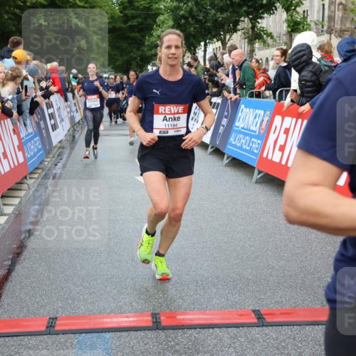 14.06.2026 - REWE Women's Run Strokosch-Dieckow http://msf.ph/oto/9769802 14.06.2026 09:54:07 Ziel 10236, 10783, 10847, 11184, 11389, 11429 meine-sportfotos.de