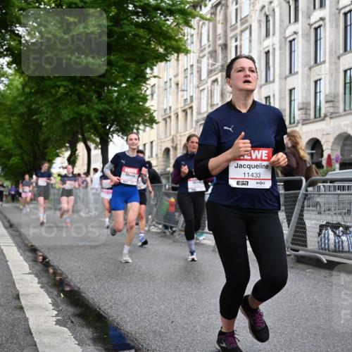 14.06.2026 - REWE Women's Run J. Mangold http://msf.ph/oto/9769818 14.06.2026 09:53:53 Ziel 10012, 10236, 10334, 10356, 10363, 10434, 10778, 10783, 11049, 11050, 11387, 11389, 11395, 11429, 11433, 11502 meine-sportfotos.de