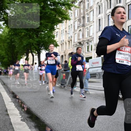 14.06.2026 - REWE Women's Run J. Mangold http://msf.ph/oto/9769821 14.06.2026 09:53:54 Ziel 10012, 10334, 10356, 10363, 10434, 10778, 10783, 11049, 11050, 11387, 11389, 11395, 11429, 11433, 11502 meine-sportfotos.de
