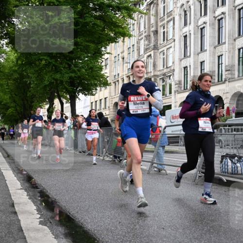 14.06.2026 - REWE Women's Run J. Mangold http://msf.ph/oto/9769828 14.06.2026 09:53:54 Ziel 10012, 10334, 10356, 10363, 10434, 10778, 10783, 11049, 11050, 11387, 11389, 11395, 11429, 11433, 11502 meine-sportfotos.de