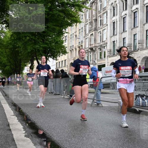 14.06.2026 - REWE Women's Run J. Mangold http://msf.ph/oto/9769853 14.06.2026 09:53:57 Ziel 10012, 10356, 10363, 10434, 10778, 10899, 11395, 11433, 11502 meine-sportfotos.de