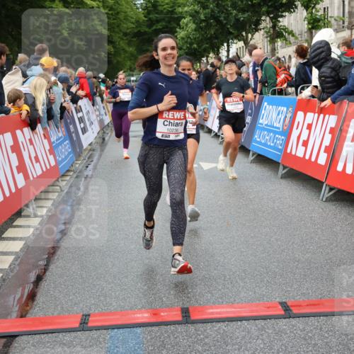 14.06.2026 - REWE Women's Run Strokosch-Dieckow http://msf.ph/oto/9769862 14.06.2026 09:54:09 Ziel 10236, 10334, 10778, 10783, 10847, 11184, 11315, 11389, 11429 meine-sportfotos.de