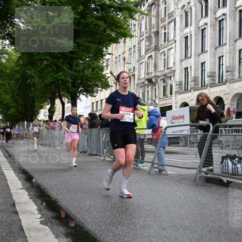 14.06.2026 - REWE Women's Run J. Mangold http://msf.ph/oto/9769865 14.06.2026 09:53:58 Ziel 10012, 10356, 10363, 10434, 10778, 10899, 11395, 11502 meine-sportfotos.de