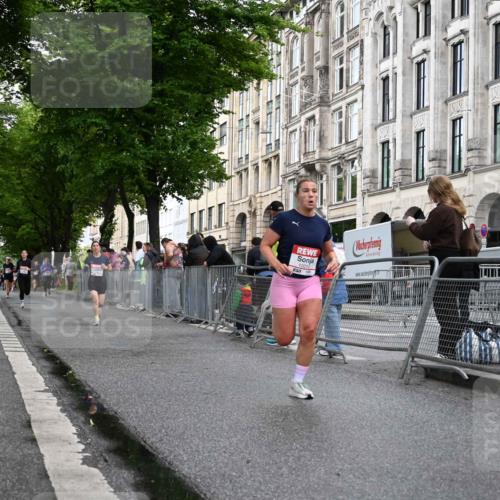 14.06.2026 - REWE Women's Run J. Mangold http://msf.ph/oto/9769874 14.06.2026 09:53:59 Ziel 10012, 10356, 10363, 10434, 10899, 11395, 11502 meine-sportfotos.de