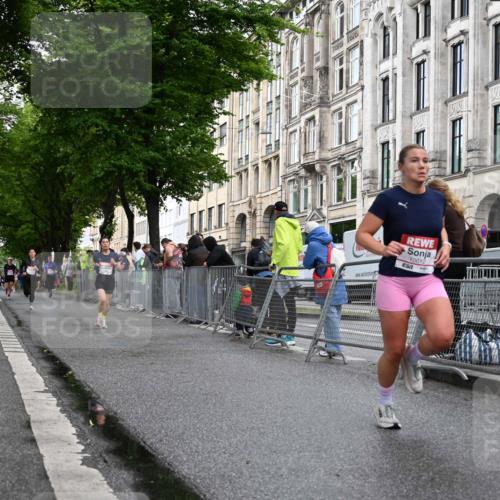 14.06.2026 - REWE Women's Run J. Mangold http://msf.ph/oto/9769878 14.06.2026 09:54:00 Ziel 10012, 10235, 10434, 10899, 11395, 11502 meine-sportfotos.de