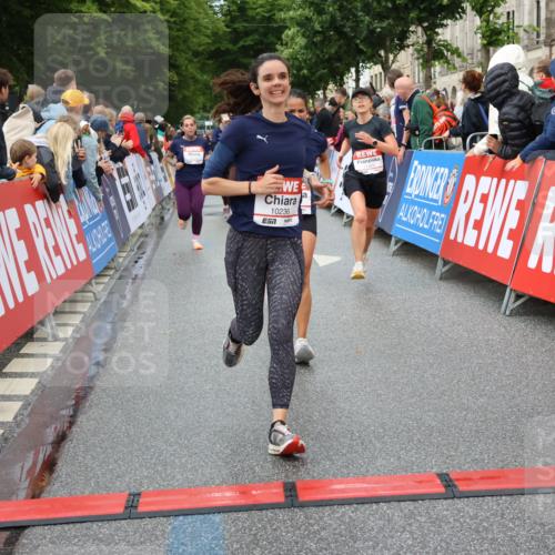 14.06.2026 - REWE Women's Run Strokosch-Dieckow http://msf.ph/oto/9769884 14.06.2026 09:54:09 Ziel 10236, 10334, 10778, 10783, 10847, 11184, 11315, 11389, 11429 meine-sportfotos.de