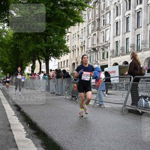 14.06.2026 - REWE Women's Run J. Mangold http://msf.ph/oto/9769896 14.06.2026 09:54:03 Ziel 10012, 10235, 10899 meine-sportfotos.de