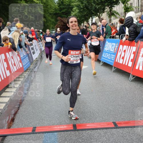 14.06.2026 - REWE Women's Run Strokosch-Dieckow http://msf.ph/oto/9769907 14.06.2026 09:54:09 Ziel 10236, 10334, 10778, 10783, 10847, 11184, 11315, 11389, 11429 meine-sportfotos.de