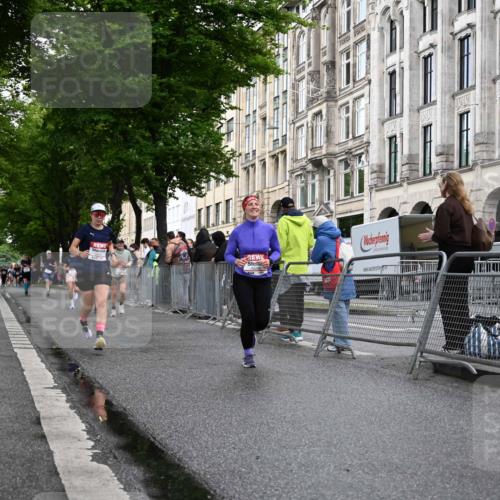 14.06.2026 - REWE Women's Run J. Mangold http://msf.ph/oto/9769917 14.06.2026 09:54:09 Ziel 10063, 10235, 10299, 10440, 10704, 10806 meine-sportfotos.de
