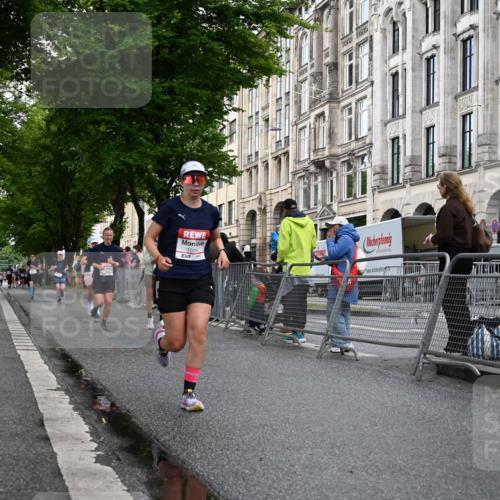 14.06.2026 - REWE Women's Run J. Mangold http://msf.ph/oto/9769926 14.06.2026 09:54:10 Ziel 10063, 10235, 10299, 10440, 10704, 10806 meine-sportfotos.de