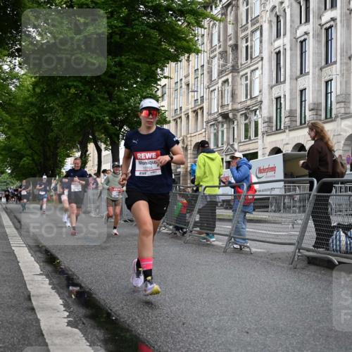 14.06.2026 - REWE Women's Run J. Mangold http://msf.ph/oto/9769930 14.06.2026 09:54:10 Ziel 10063, 10235, 10299, 10440, 10704, 10806 meine-sportfotos.de