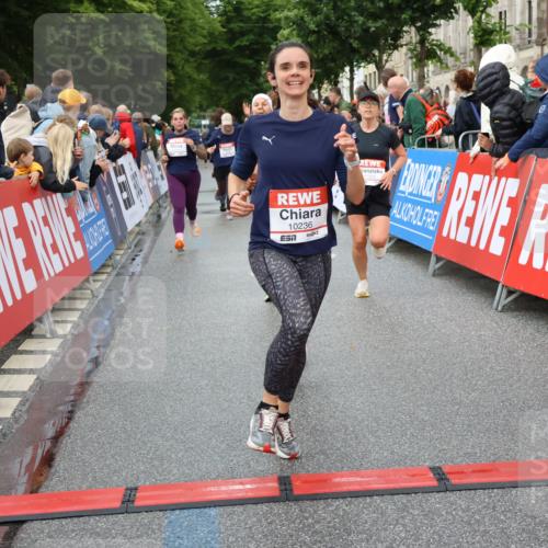 14.06.2026 - REWE Women's Run Strokosch-Dieckow http://msf.ph/oto/9769949 14.06.2026 09:54:09 Ziel 10236, 10334, 10778, 10783, 10847, 11184, 11315, 11389, 11429 meine-sportfotos.de