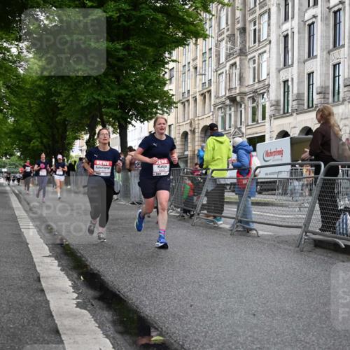 14.06.2026 - REWE Women's Run J. Mangold http://msf.ph/oto/9769991 14.06.2026 09:54:28 Ziel 10066, 10290, 10986, 11179, 11368, 11407, 11438, 11499 meine-sportfotos.de