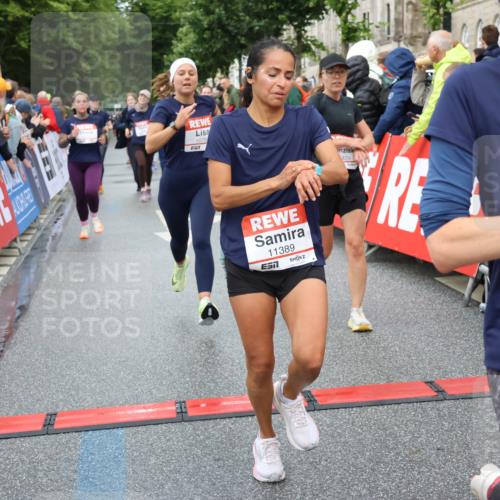 14.06.2026 - REWE Women's Run Strokosch-Dieckow http://msf.ph/oto/9770010 14.06.2026 09:54:10 Ziel 10236, 10334, 10778, 10783, 10847, 11049, 11050, 11184, 11315, 11387, 11389, 11429, 11433 meine-sportfotos.de
