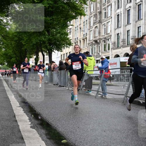 14.06.2026 - REWE Women's Run J. Mangold http://msf.ph/oto/9770012 14.06.2026 09:54:31 Ziel 10066, 10290, 11167, 11179, 11407, 11438 meine-sportfotos.de