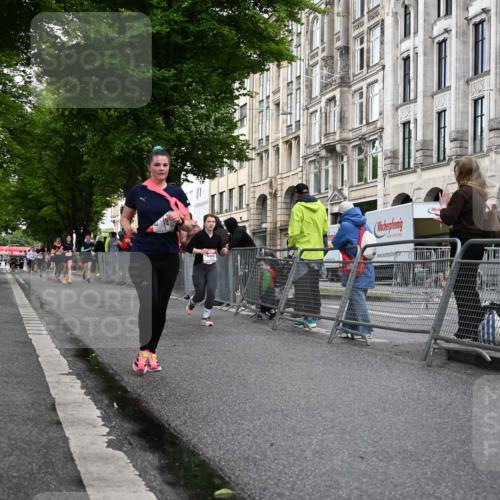 14.06.2026 - REWE Women's Run J. Mangold http://msf.ph/oto/9770032 14.06.2026 09:54:37 Ziel 11167, 11266, 11270, 11273, 11438 meine-sportfotos.de