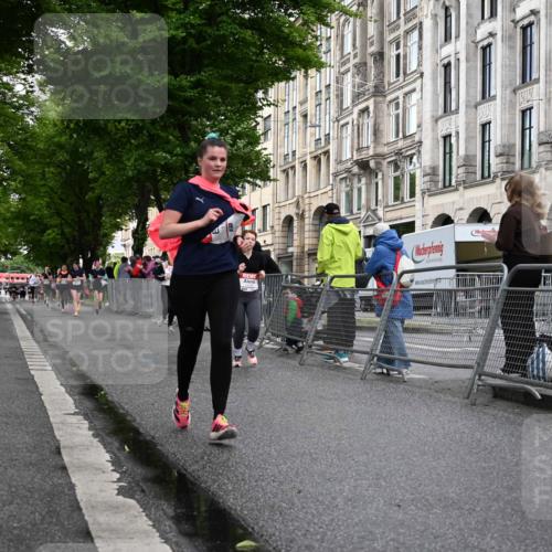 14.06.2026 - REWE Women's Run J. Mangold http://msf.ph/oto/9770036 14.06.2026 09:54:38 Ziel 11167, 11266, 11270, 11273, 11438 meine-sportfotos.de