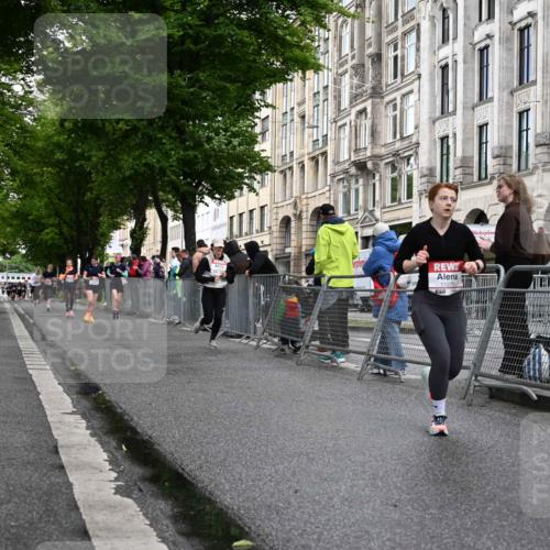14.06.2026 - REWE Women's Run J. Mangold http://msf.ph/oto/9770042 14.06.2026 09:54:40 Ziel 11266, 11270, 11273 meine-sportfotos.de