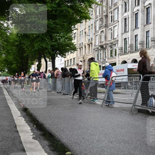 14.06.2026 - REWE Women's Run J. Mangold http://msf.ph/oto/9770045 14.06.2026 09:54:41 Ziel 11266, 11270, 11273 meine-sportfotos.de