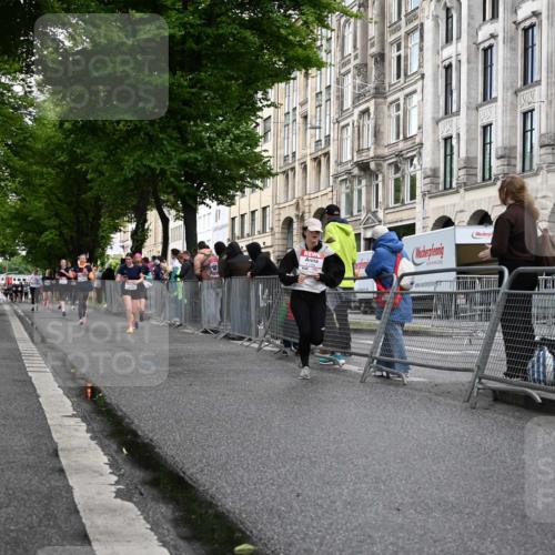 14.06.2026 - REWE Women's Run J. Mangold http://msf.ph/oto/9770050 14.06.2026 09:54:42 Ziel 11238, 11266, 11270, 11273, 11335 meine-sportfotos.de