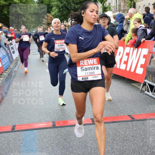14.06.2026 - REWE Women's Run Strokosch-Dieckow http://msf.ph/oto/9770051 14.06.2026 09:54:10 Ziel 10236, 10334, 10778, 10783, 10847, 11049, 11050, 11184, 11315, 11387, 11389, 11429, 11433 meine-sportfotos.de